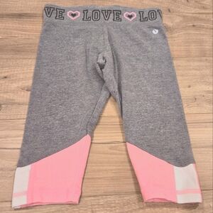 3/$12 Athleisure Love Print Gray‎ and Pink Girls Capri Leggings Size XXS (4/5)